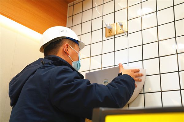 "甜啦啦:嚴把質量關,保障食品安全" "甜啦啦:嚴把質量關,保障食品安全"